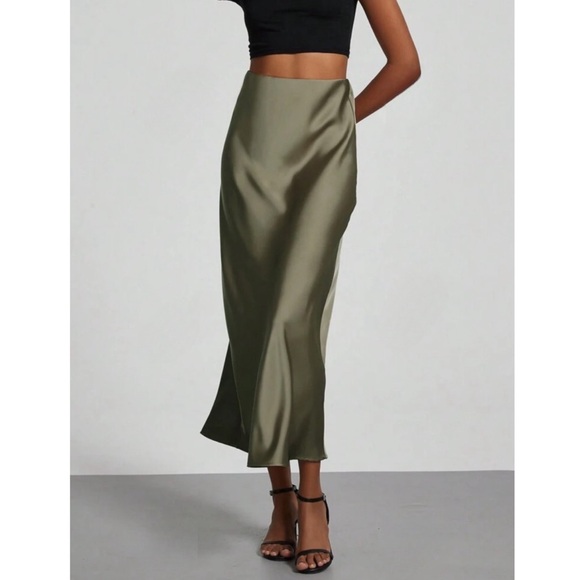 Satin Chic midi skirt in Olive Green - Picture 5 of 16